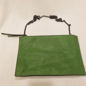 Green envelope-style bag w/chain strap.
